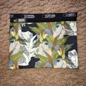 NWOT LeSportsac Palm Print Cosmetic Bag